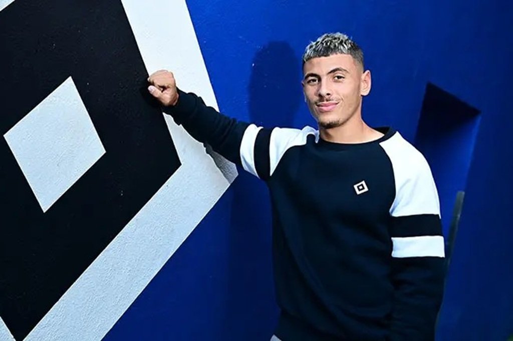 Le HAC piste un latéral droit !